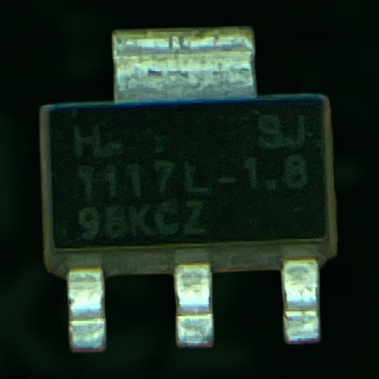 AMS1117-1.8 est un régulateur de tension fixe 1,8 V fixe